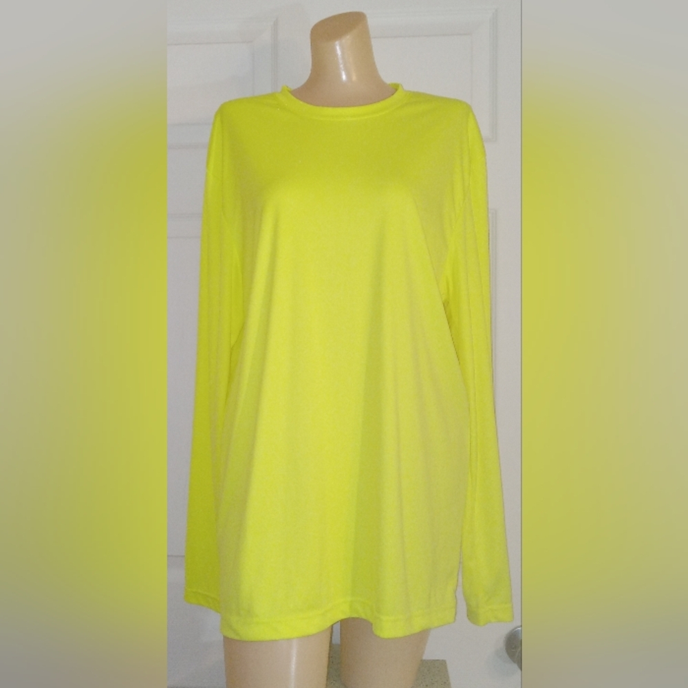 NWOT Unisex Size L Hanes Neon Yellow Long Sleeved T-Shirt